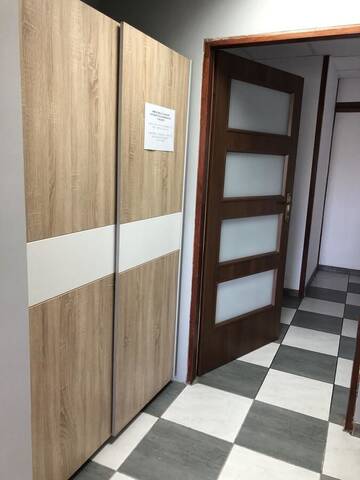 Фото номера Четырехместный номер с собственной ванной комнатой Хостелы IRBA г. Мысловице 4